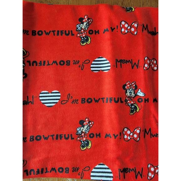 20 Inches Disney Minnie Mouse I'm Bowtiful Oh My Soft Cotton Flannel Fabric - Picture 1 of 4
